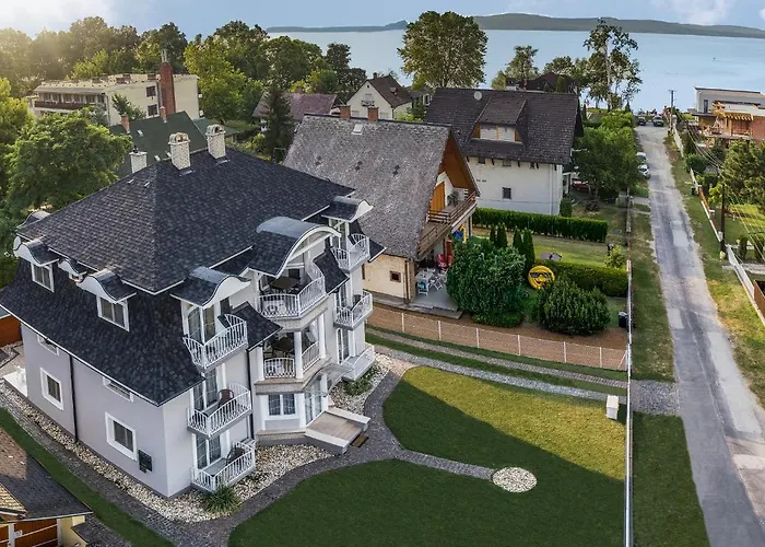 Villaboglar מלון דירות 3*